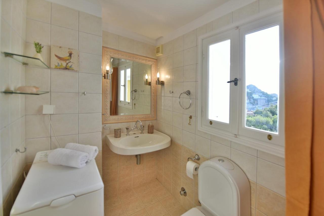 Feel At Home - Family House In Hydra Ngoại thất bức ảnh