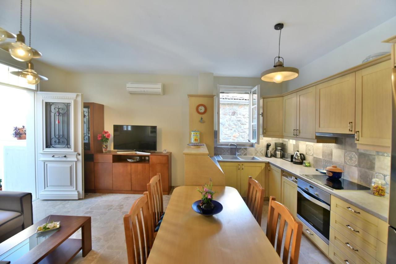 Feel At Home - Family House In Hydra Ngoại thất bức ảnh