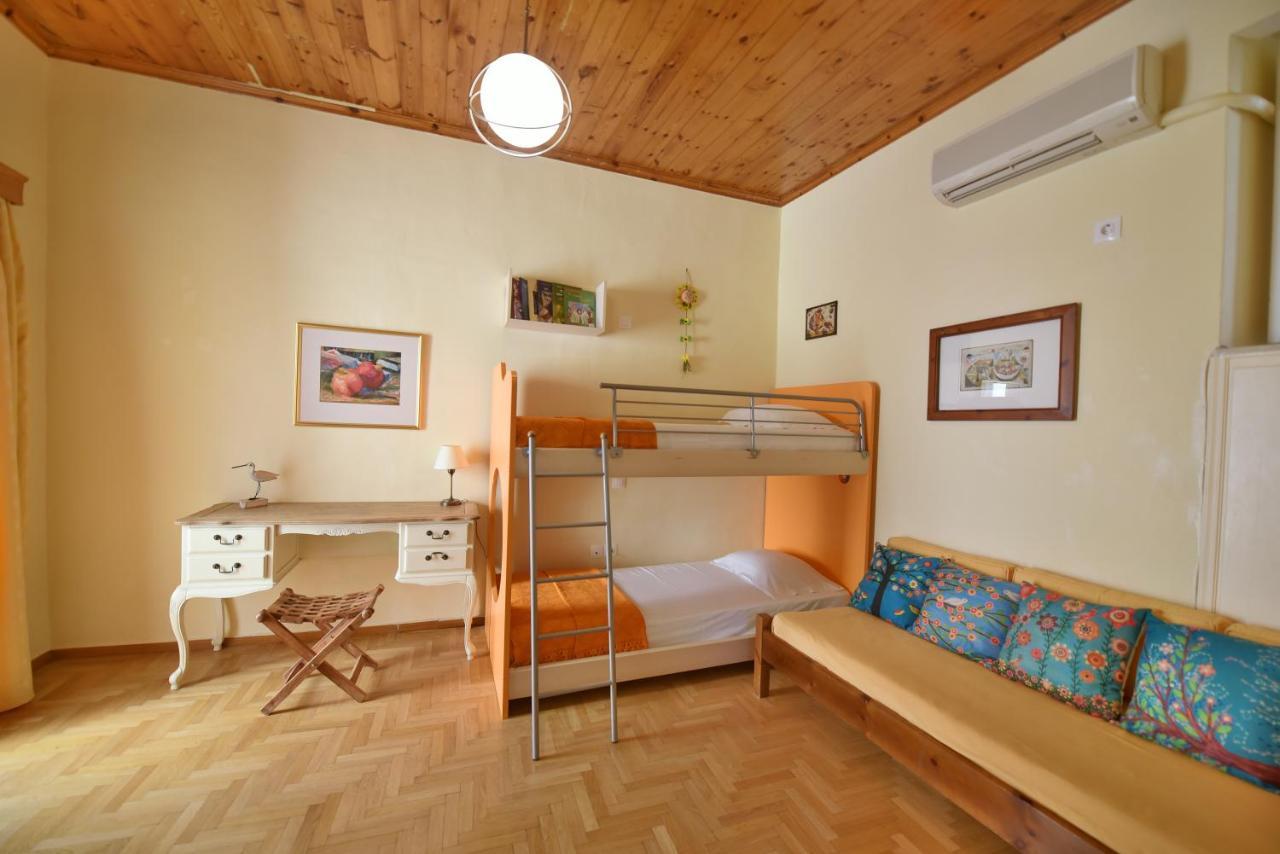 Feel At Home - Family House In Hydra Ngoại thất bức ảnh