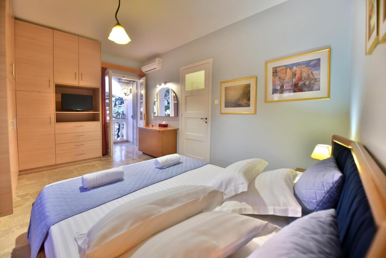 Feel At Home - Family House In Hydra Ngoại thất bức ảnh